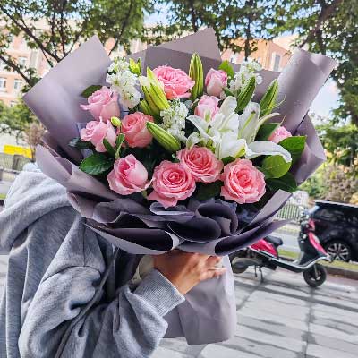信阳11朵戴安娜粉玫瑰百合，与你一起追逐梦想